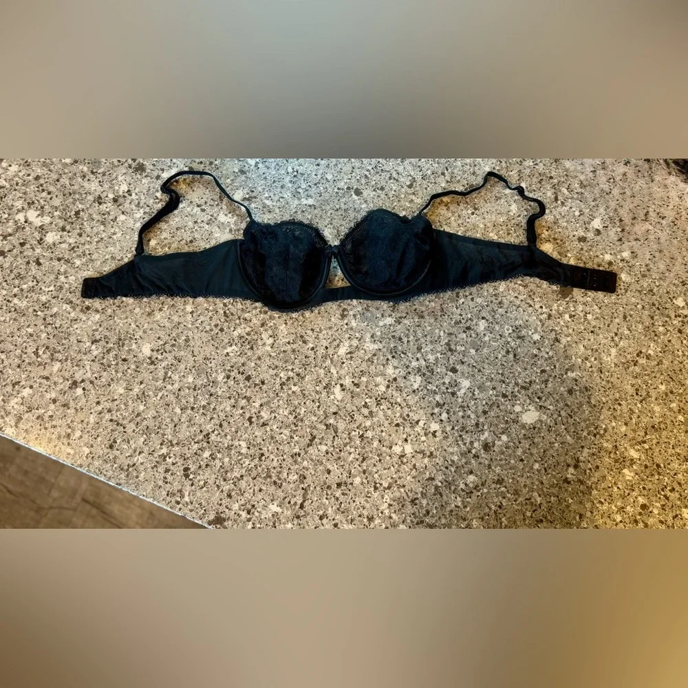 Victoria's Secret Black Demi Bra - Size 34C ✨ - Picture 1 of 7
